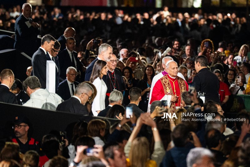 Pope Leo XIV Blesses Sagrada Família’s Tower of Jesus Cross.