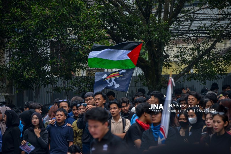 STUDENT PROTEST IN BANDUNG