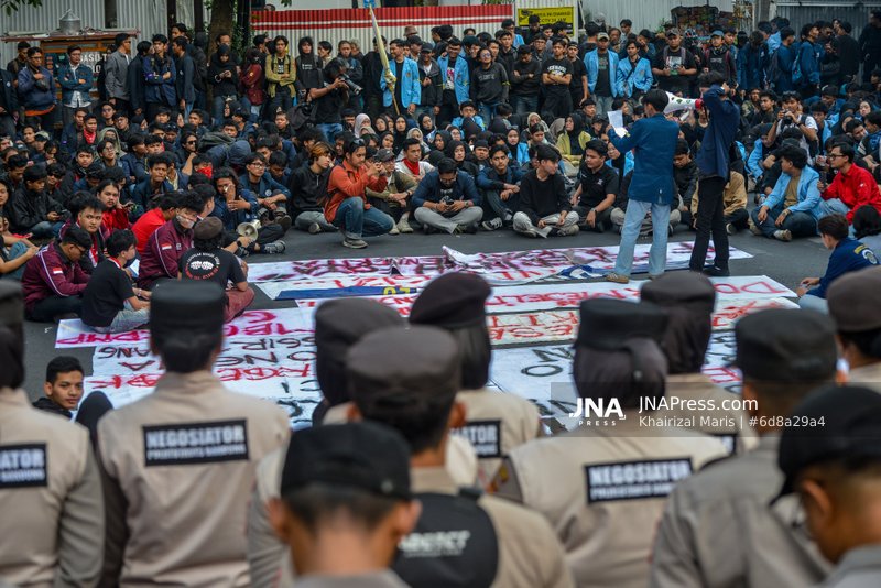 STUDENT PROTEST IN BANDUNG