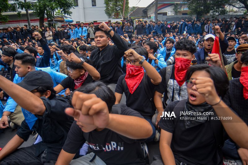 STUDENT PROTEST IN BANDUNG