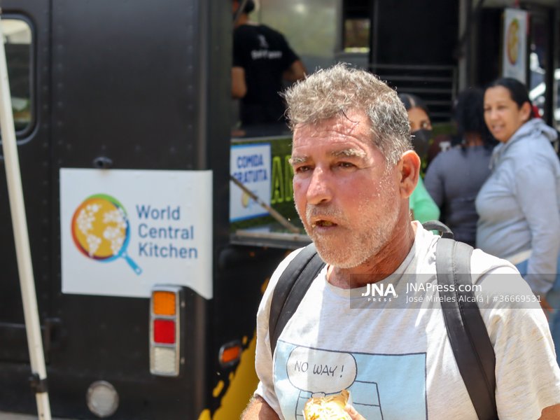 An international organization distributes 60,000 meals in earthquake-affected areas in Venezuela.
