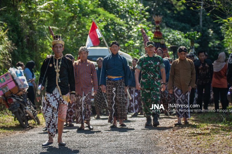 First Suro night traditions in Suroloyo, Indonesia