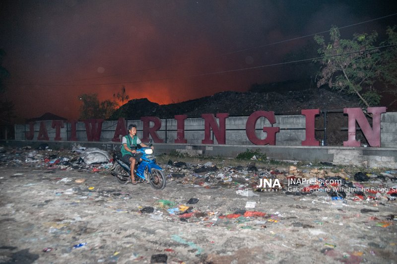 Jatiwaringin Landfill fire in Tangerang, Indonesia