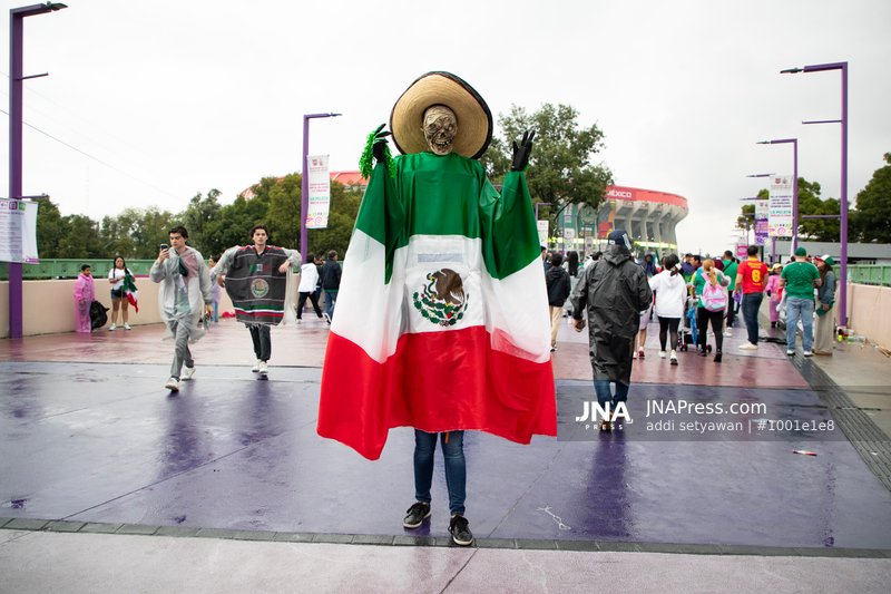Mexican Fans React as England Eliminates Hosts from Tournament