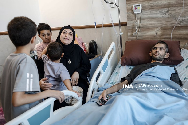 Former Palestinian prisoner and journalist receives treatment after reported medical complications