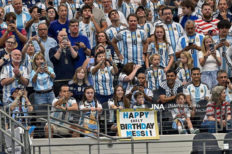 Messi leads Argentina into World Cup knockout stage