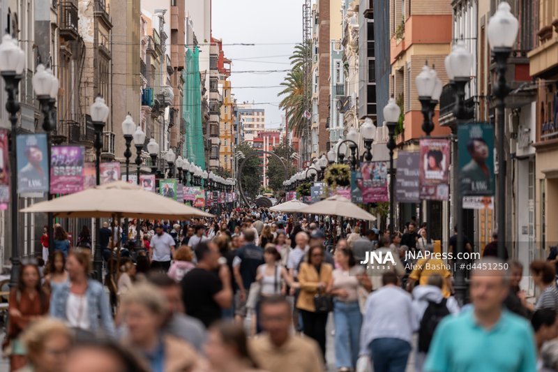 Las Palmas de Gran Canaria prepares for Pope Leo XIV's arrival