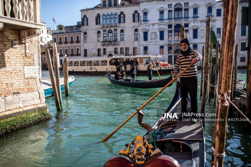 Venetian gondolier recalls escorting Charles and Diana during 1985 royal visit