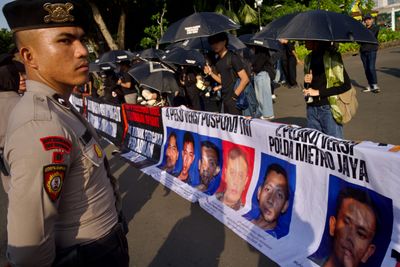 Activists Hold 909th Kamisan Protest in Jakarta