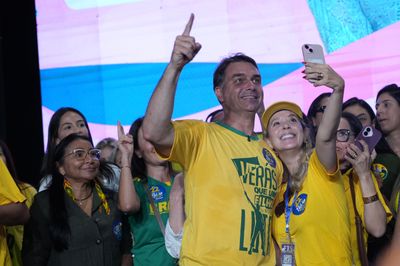 Flavio Bolsonaro meets female supporters in Rio