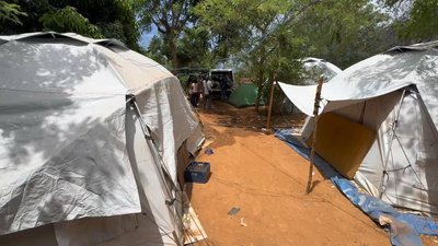 International organizations assist earthquake shelters in Venezuela's La Guaira state