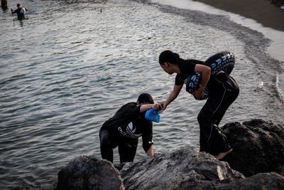 Migrants continue crossing into Ceuta by sea despite government confirming the return of 48,300 people to Morocco