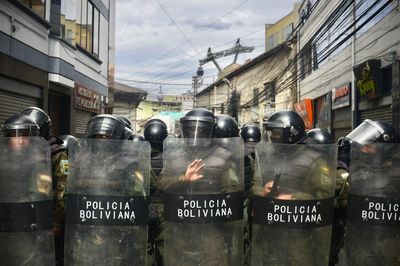 Bolivian Workers and Social Groups Protest Amid Economic Crisis