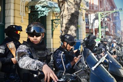 Bolivian Workers and Social Groups Protest Amid Economic Crisis