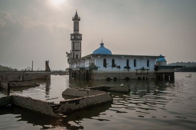 Submerged Villages Resurface as Drought Reveals Indonesia’s Lost Landscapes