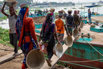 Migrant Workers Face Hard Labor for Low Wages in Dhaka