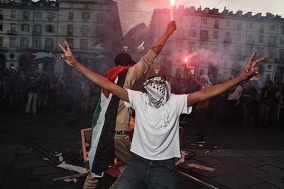 Pro-Palestinian protesters clash with police in Turin
