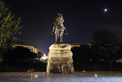 Clashes Spread To Skanderbeg Square