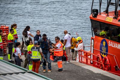 30-year-old woman dies after migrant canoe reaches Spain's Canary Islands; infant airlifted in critical condition