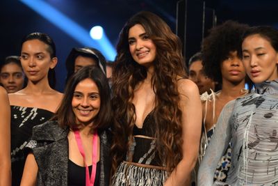 Diana Penty Walks the Ramp at FDCI Lakmé Fashion Week 