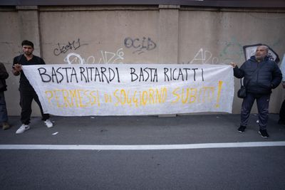 Bologna Migrants Demand Residence Permits