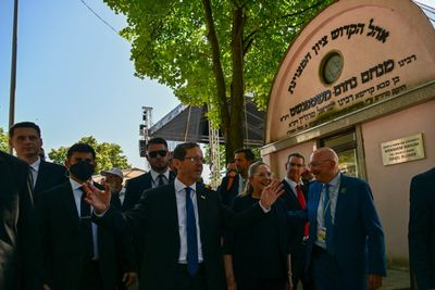 Herzog marks 85th anniversary of Iași Pogrom