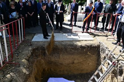 Herzog marks 85th anniversary of Iași Pogrom