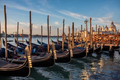 Venetian gondolier recalls escorting Charles and Diana during 1985 royal visit