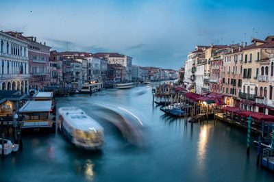 Venetian gondolier recalls escorting Charles and Diana during 1985 royal visit