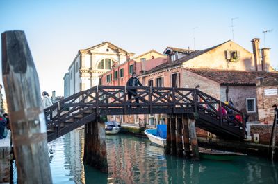 Venetian gondolier recalls escorting Charles and Diana during 1985 royal visit