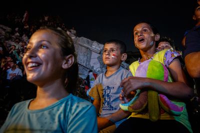 Gaza Football Fans Watch World Cup Match Between Argentina and Egypt Amid War Rubble